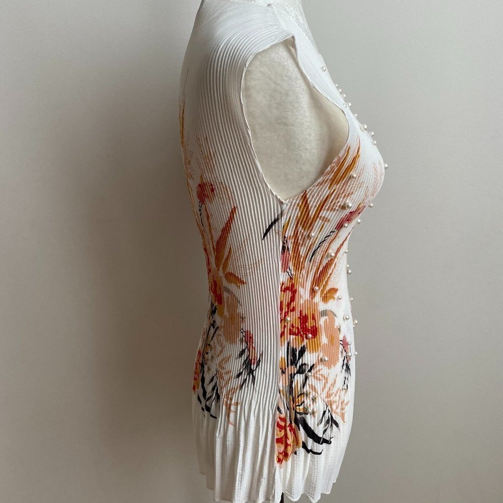 Bailey pleated floral tank top BNWT small pearls - Picture 3 of 8